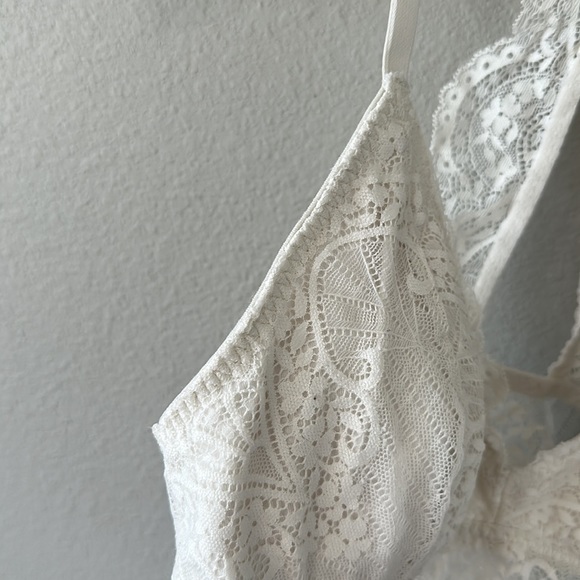 Gilly Hicks Cream Lace Racerback Bralette Lightly Padded Medium - Picture 5 of 14